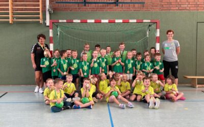 Handballflöhe: Sportliche Grüße der Minis